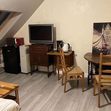Jacks Court B1 Hotel สเตลีย์ บริดจ์ ภายนอก รูปภาพ